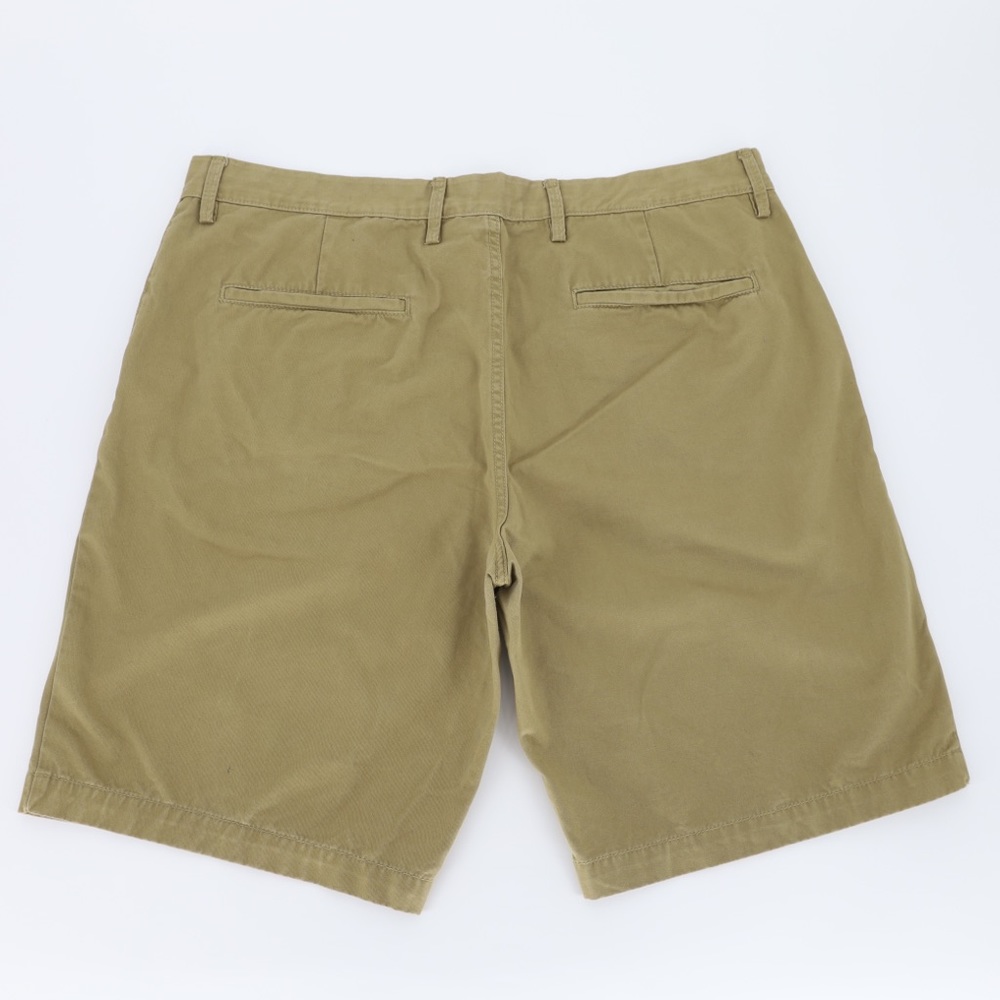 Gap Flat Front Lived in Shorts - Picture 2 of 3